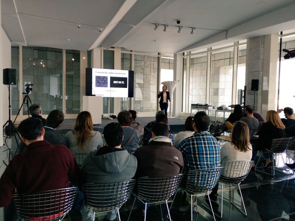 7Hcoop's tweet photo. Xa arrancamos tamén o #BICexpress! Da man de @conchadieguez de #Reverso! @aHoraCEM @CidadedaCultura #CidadeCreativa https://t.co/drEpNDEjLl