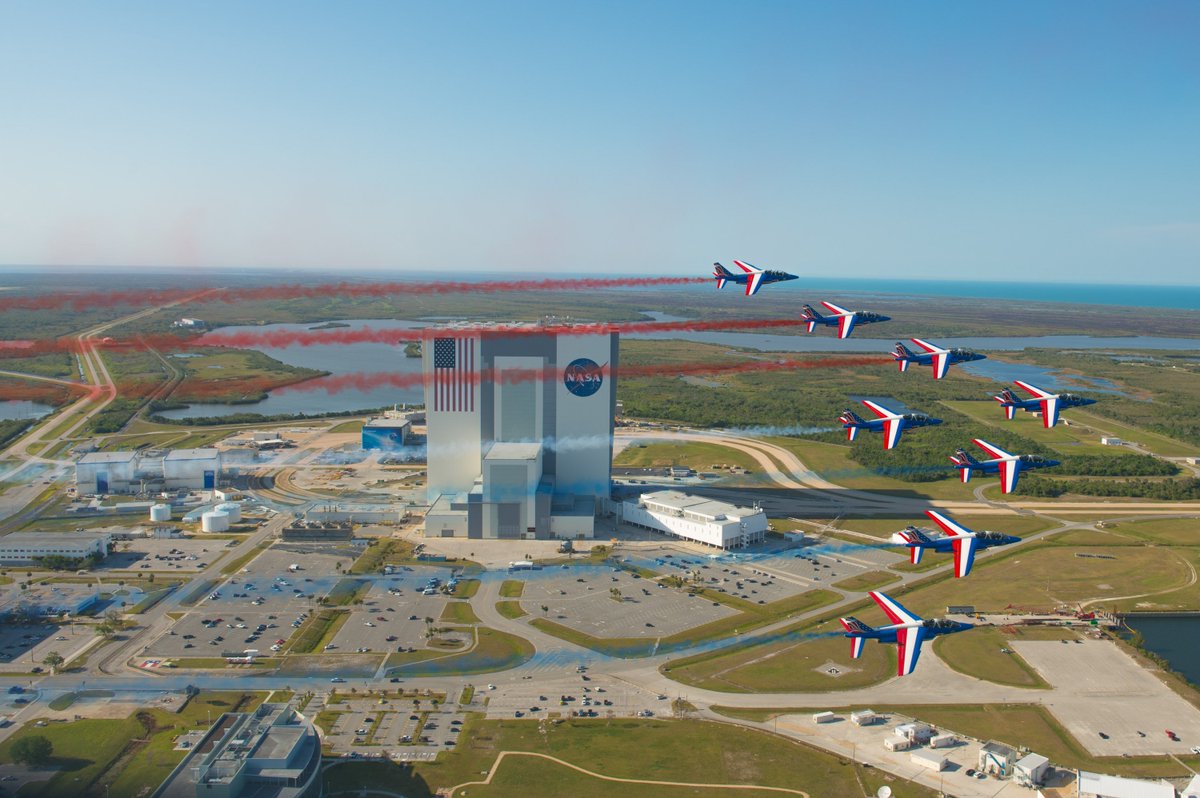 DefensAero's tweet image. French Aerobatic Team @PAFofficiel over Cape Canaveral Air Force Station (CCAFS).

© SIRPA Air / @Armee_de_lair