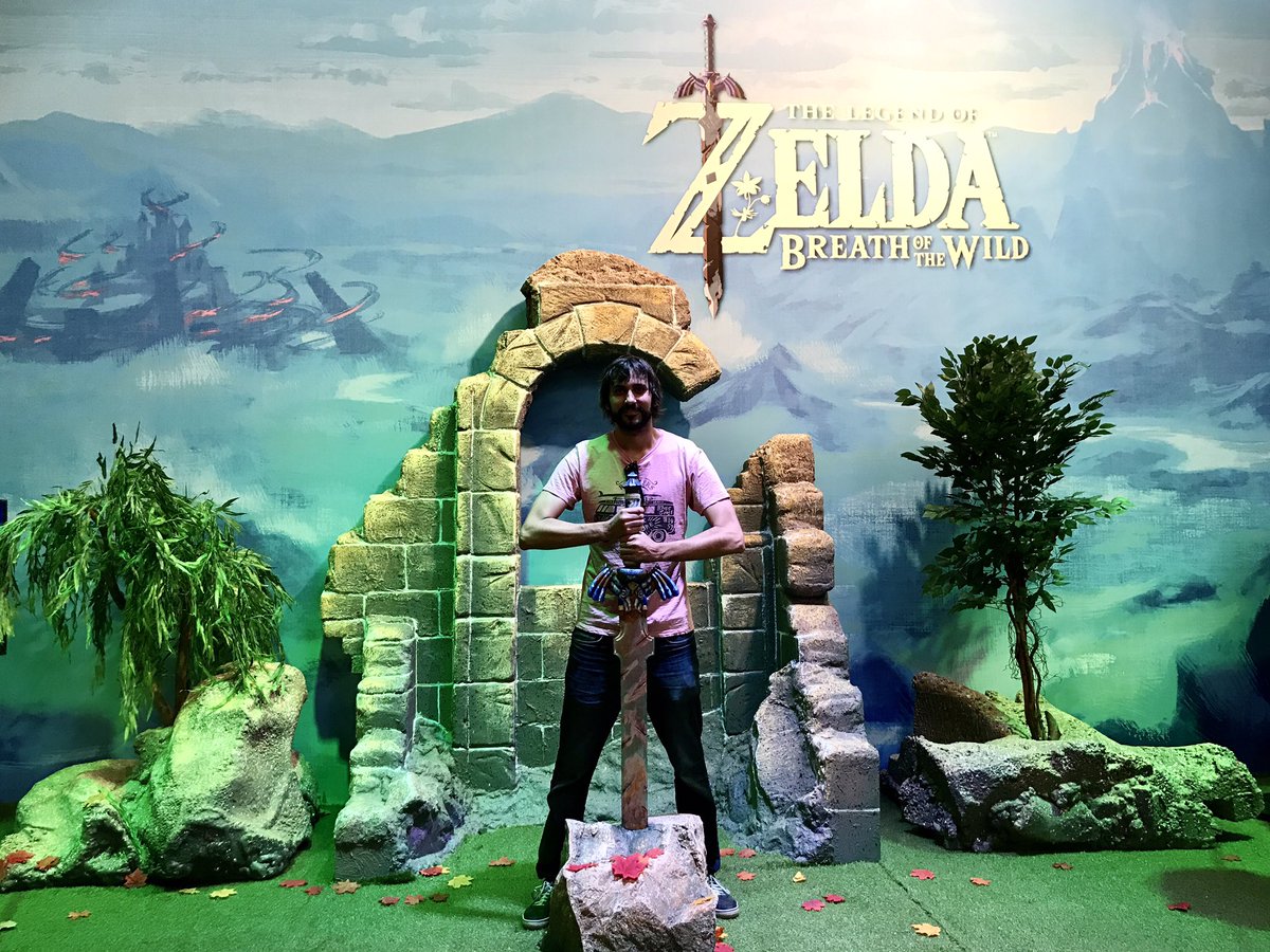 BlockSurprise's tweet photo. Presentación oficial de Nintendo Switch en Barcelona!! #SWITCHComicBcN #zelda #SalonComicBCN #gamers https://t.co/yTYi17u4Z7
