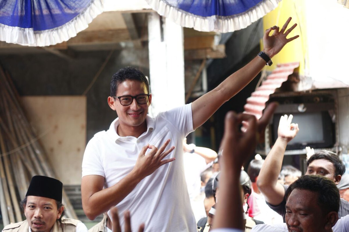 sandiuno's tweet photo. Pelatihan OKOCE dengan tema "Dari Titik ke Titik, Bisnisku Jiwaku" di kawasan Tambora, Jakbar.
#OKOCE #SalamBersama #MajuBersama #AniesSandi https://t.co/DXKM2IIzPJ