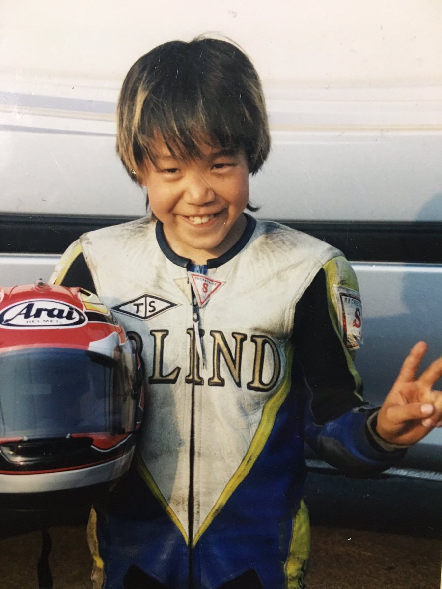 長島哲太 Twitterissa 懐かしい 笑 多分9さいくらいかな この頃からずっと原田哲也さんのレプリカヘルメット被ってたな Oldphotos 9yearsold 懐かしい 原田哲也さん 憧れ 長島哲太 Twitterissa 懐かしい 笑 多分9さいくらいかな この頃からずっと原田哲也さんのレプリカヘルメット被ってたな Oldphotos 9yearsold 懐かしい 原田哲也さん 憧れ