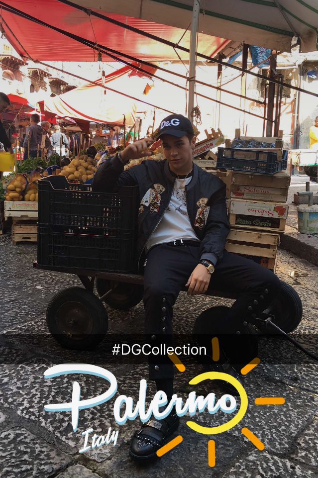ACMonline's tweet photo. New pictures of @AustinMahone today in Italy 🇮🇹📸 #DGCollection https://t.co/YeEmmuNPn6