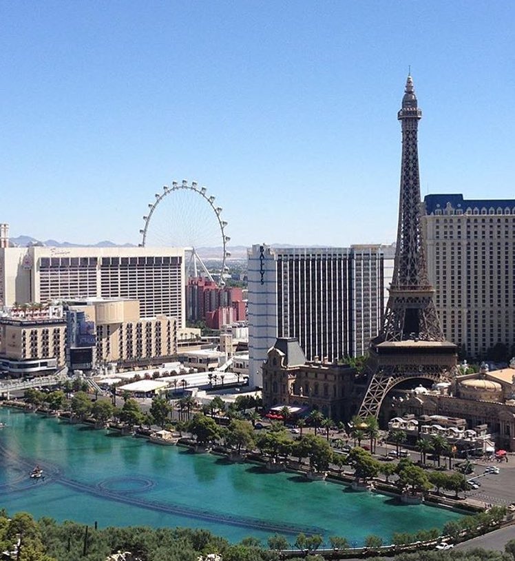 Chelselsx's tweet photo. ❤️ Vegas 🇺🇸 https://t.co/CUGBzEVKih