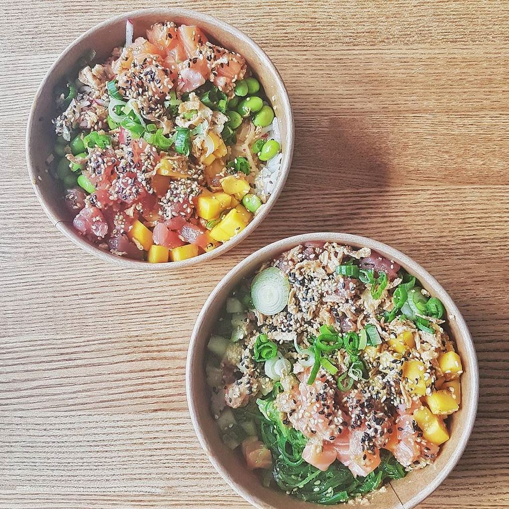 answerisfood's tweet image. Ik ben aan het werk bij m'n vriendinnetje in Utrecht en dat betekent lunch bestellen bij deliveroo 🤗. Keuze is gev… ift.tt/2obsIlS