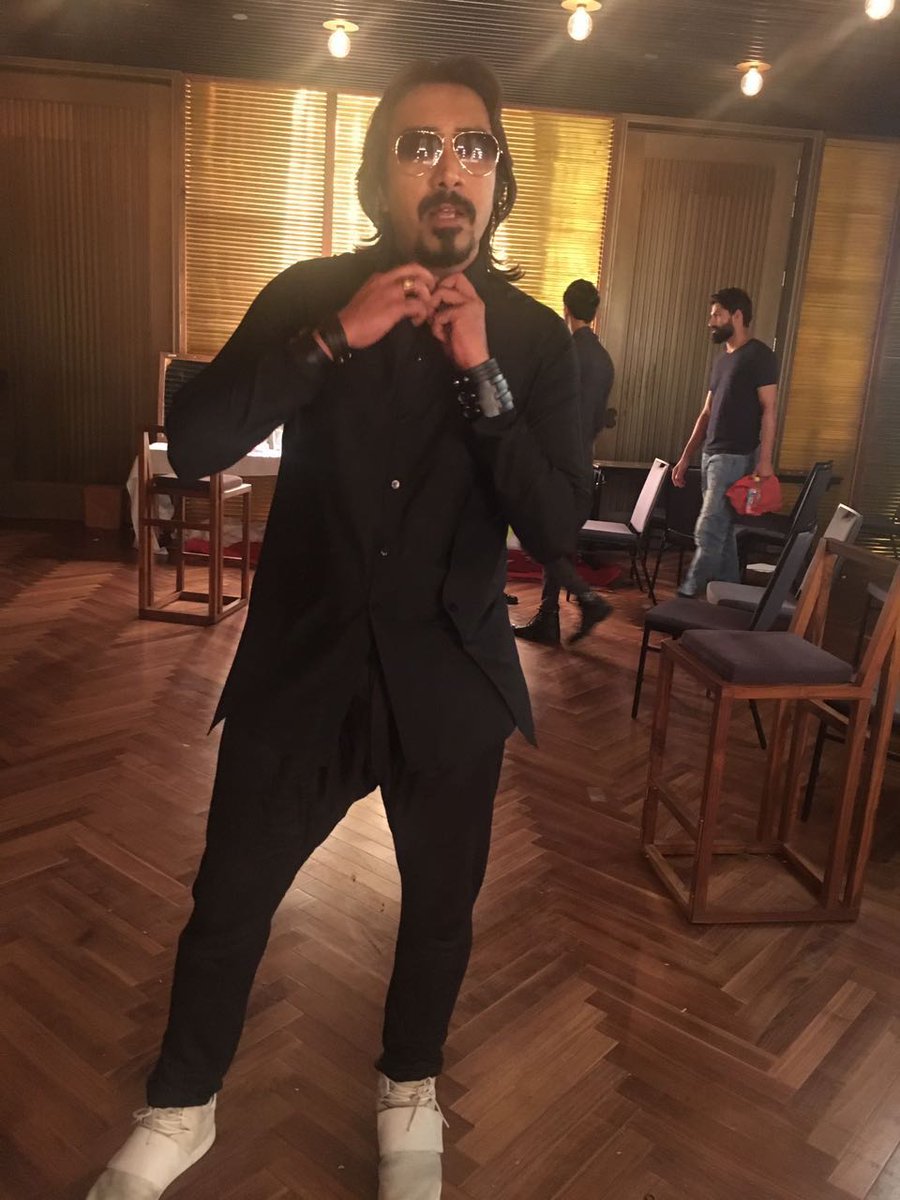 ArkoPravo19's tweet photo. Walking the ramp at the #IndiaShowcaseWeek at #TheRoseateDelhi for my friend @lalit_dalmia new collection #Paradise #ThankYou https://t.co/JUVVLc3HhX