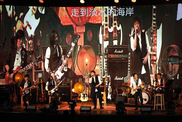 南洋商报enanyang Pa Twitter 年前的3月29日 五月天首次站在台北 7号公园 大安 森林公园露天音乐台开唱 正式成军 周三五月天再次重返同个舞台免费开唱 现场涌进3万5000人 盛况空前 T Co Cnjevzpicq 南洋商报enanyang Pa Twitter 年前的3月29日 五月天首次站在台北 7号公园 大安 森林公园露天音乐台开唱 正式成军 周三五月天再次重返同个舞台免费开唱 现场涌进3万5000人 盛况空前 T Co Cnjevzpicq