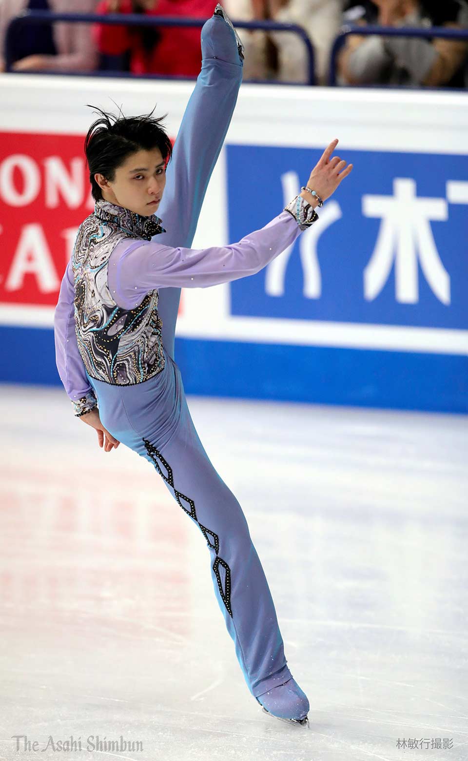 ✡　⑥　羽生結弦新聞　2017年 値下】スポーツ雑誌ナンバー/羽生結弦表紙&記事 値下】スポーツ