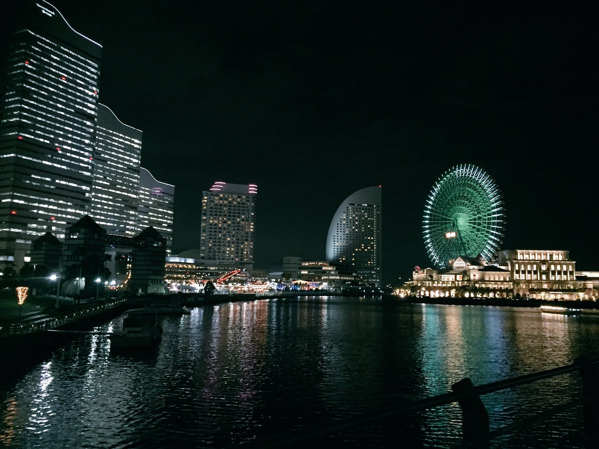 みなとみらい！

ここの景色が一番や笑