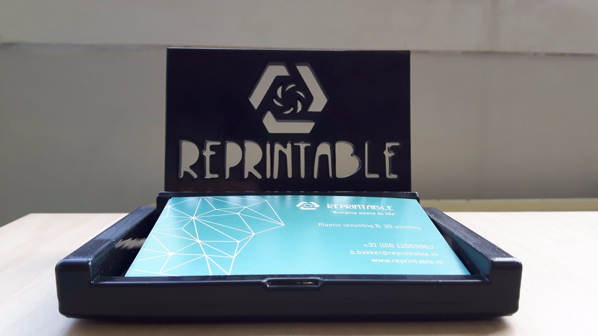 ReprintableNL's tweet image. 'Printing waste to life': Letting my products do the talking: 100% recycled! 🙂