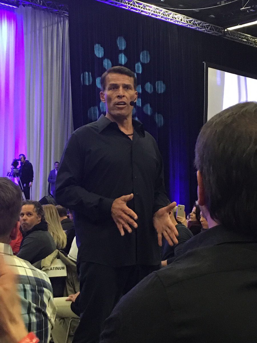 FedaaAlfaraj's tweet photo. Put an end to ur stress. Get out of ur head &amp; into your heart and trade your expectations with appreciations. #powerofsuccess @TonyRobbins https://t.co/ugWFLQnXl7