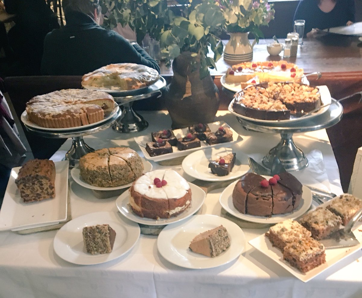 AmyAliceHorgan's tweet photo. Delicious treats in @farmgatecafe #dinelocal #eastcork #midletonchamber https://t.co/INIgShB79Y