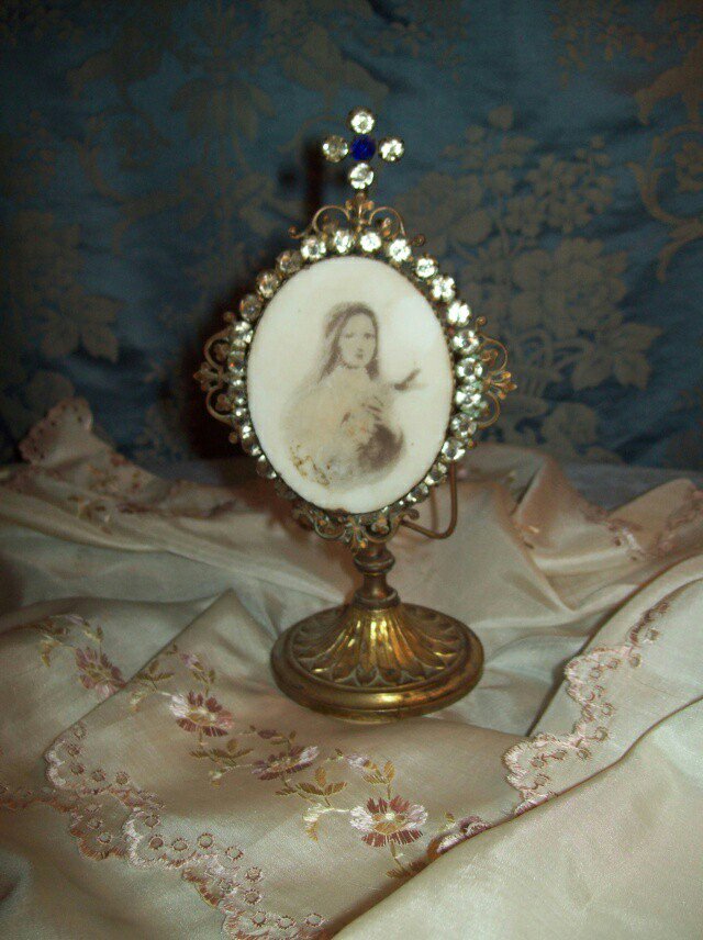 SainteLisieux's tweet photo. Avec quel amour je te donnerais aux âmes ... O Jésus ! mon amour, ma vie... comment allier ces contrastes ? #Thérèse 🌹 #Careme2017 https://t.co/qK6n4kQAMw