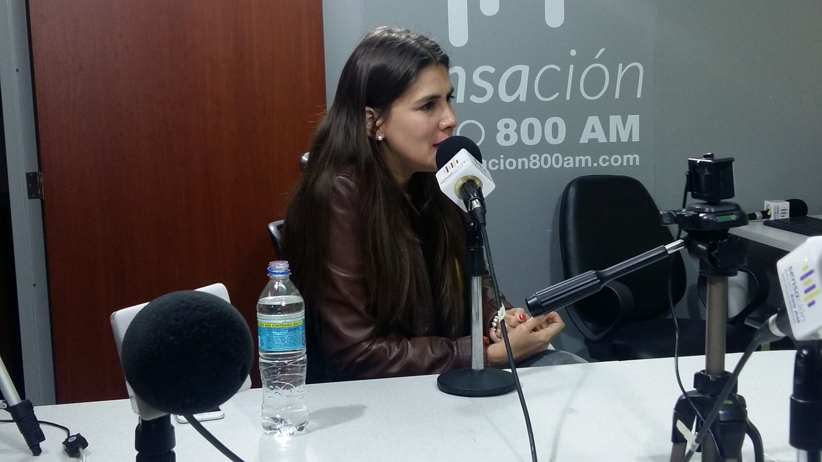 EnContextoRadio's tweet photo. "En el aspecto económico sin duda se debe ir a un nuevo modelo, el país tiene unos altisimos nivel de endeudamiento" https://t.co/2o3QfOmHqs