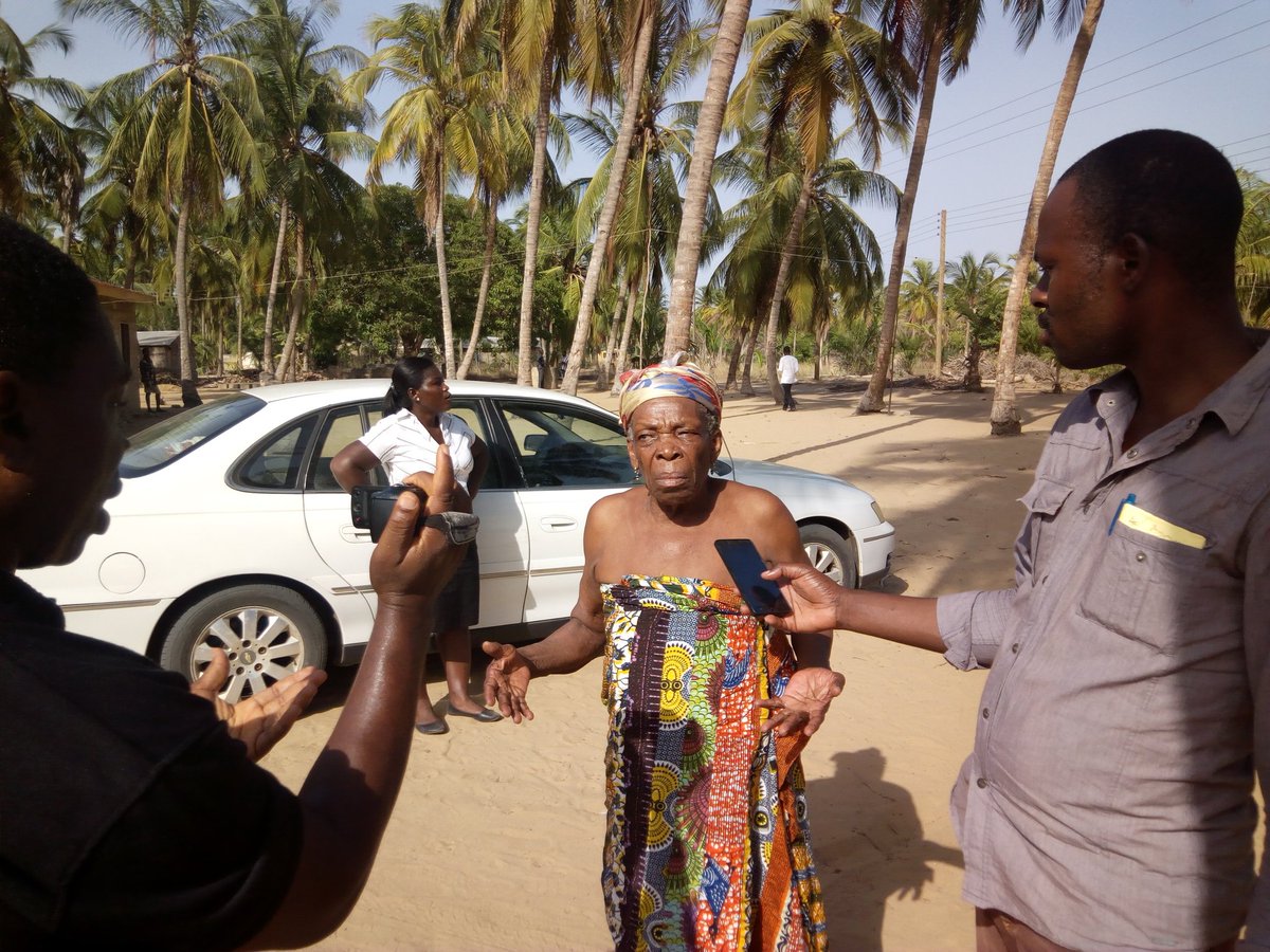 Ashiagbor11's tweet photo. 90 year old lady broke down in tears, calls for help, narrates her ordeals since Seven Seas Salt Mining Ltd started work in the area https://t.co/TrEzu5rD6L