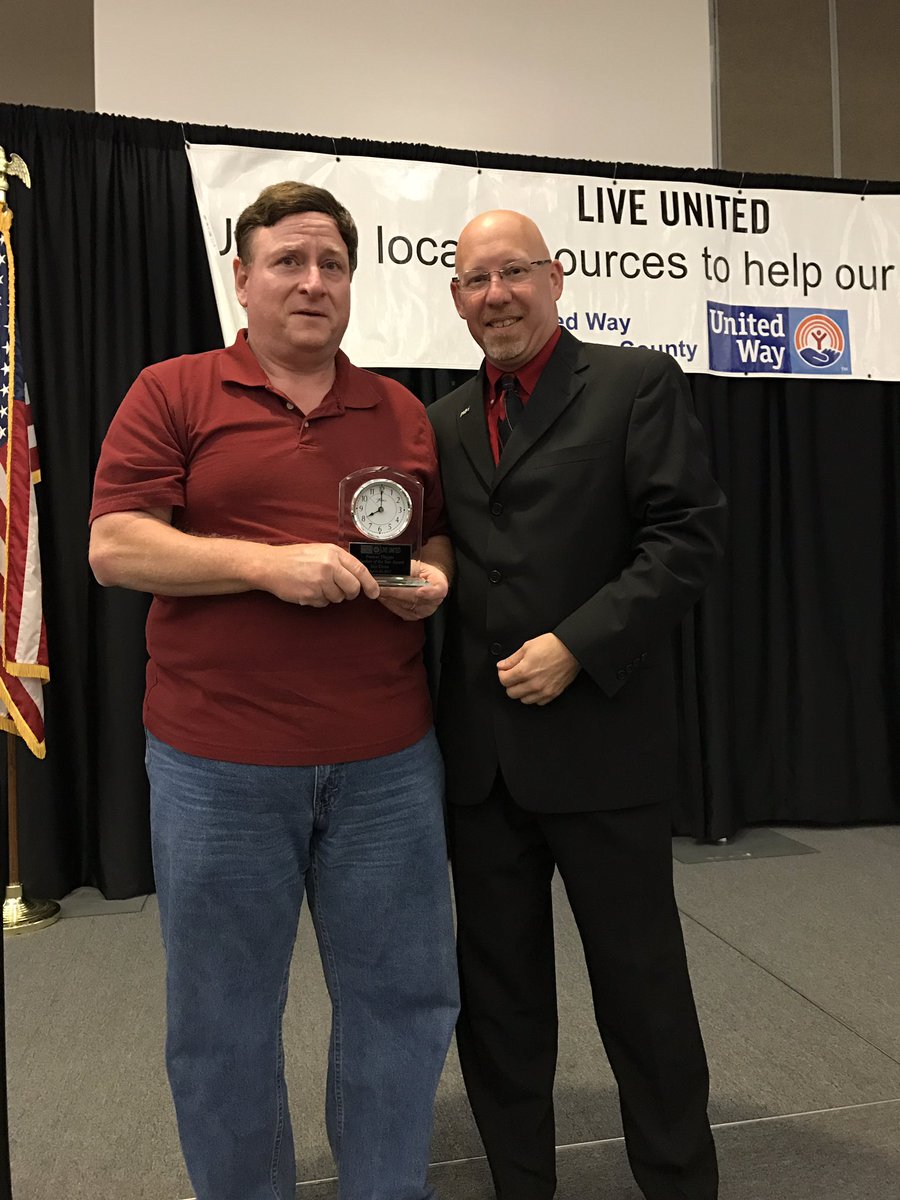UWMarionCounty's tweet photo. Jim Dove is awarded the Frances Thigpen Volunteer of the Year award. #weloveourvolunteers #what1isdoing https://t.co/6xzFk5M5rz
