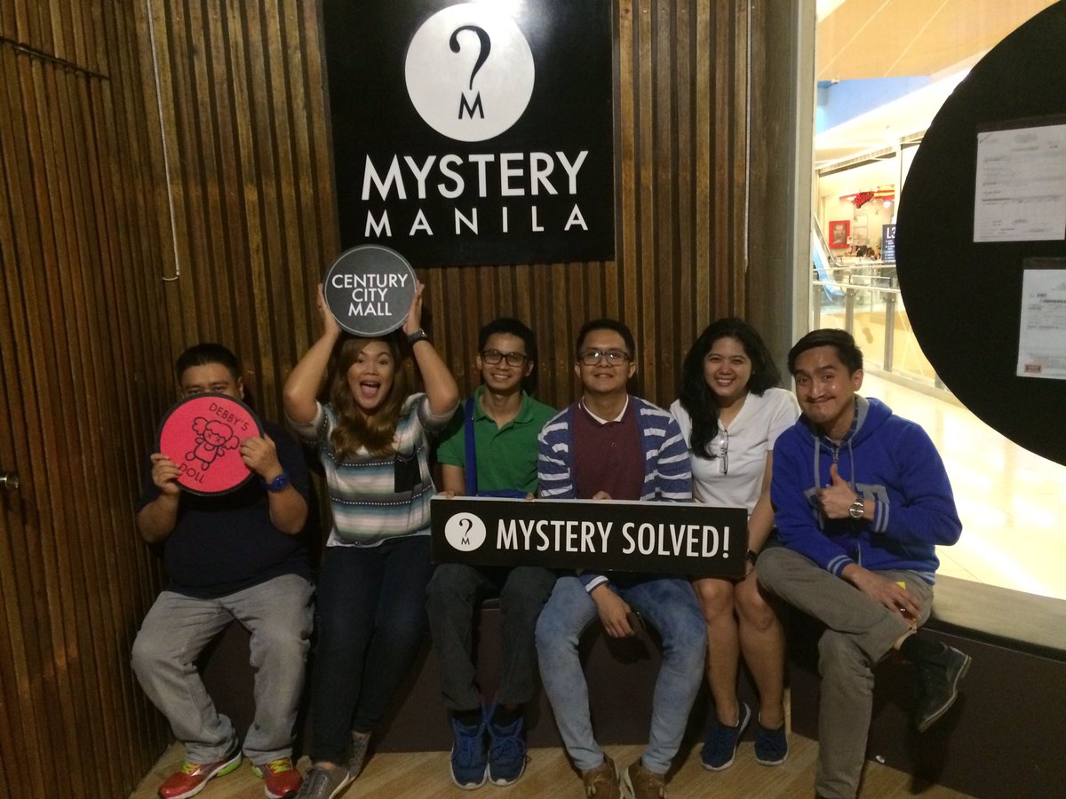 shychiu's tweet photo. Fun fun day at century mall, Mystery Manila π π #wedidit #debbysdoll https://t.co/U29N1Laio7
