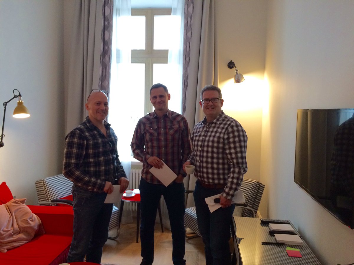 ClareRenton's tweet photo. The men in check, enjoying some good discussions on commercial acumen #mgttraining @autovista_group https://t.co/cWYUfX9vi6