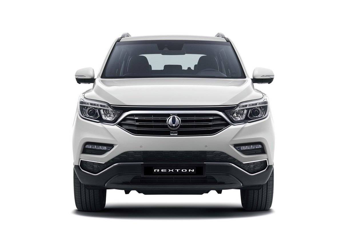 autocarpro's tweet photo. More details and photographs of SsangYong's latest SUV – the G4 Rexton – revealed today at the Seoul Motor Show https://t.co/xsomRoe91h https://t.co/gvmKZfTLrM