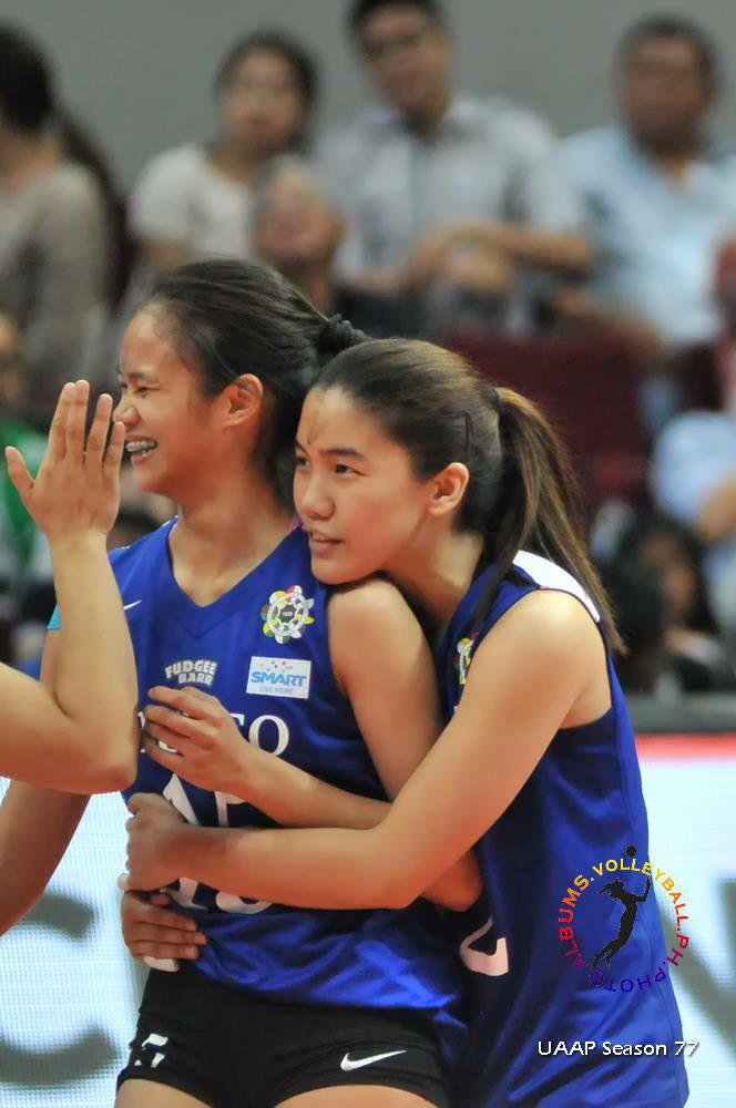 JMNS_Official's tweet photo. hi, @JhoanaLouisse &amp; @juliacmorado,  luv u both! 💙

(c) volleyball ph https://t.co/hEDYos46TD