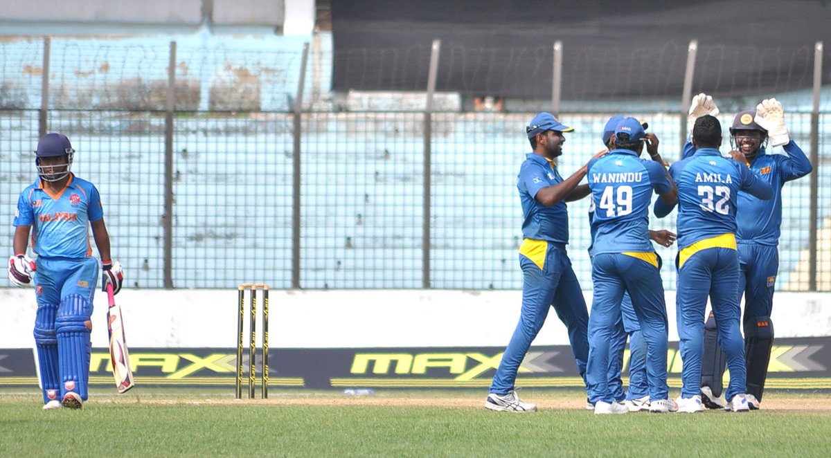 ACCMedia1's tweet photo. Match in pictures #SLvMAS https://t.co/R7JjthCod2