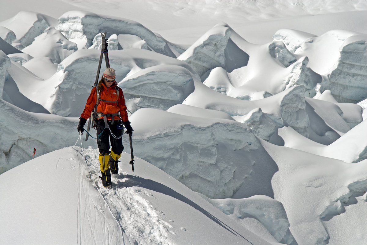ottoint's tweet image. “Take a look inside mountaineer Kit DesLauriers' morning routine and try her favorite turmeric tonic recipe."
bit.ly/KitRitualOF