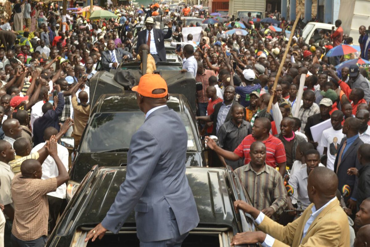 CharlesDienya's tweet photo. Kisii town welcoming Right Hon.Raila Odinga who reaffirmed Kalonzo's Commitment to NASA
#RailaInKisii
#LakeRegionHealth https://t.co/zWtgk1oyDn