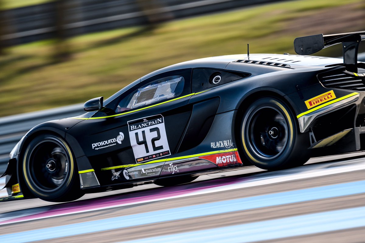 All change at @McLaren_GT as <a href="/StrakkaRacing/">Strakka Racing</a> switches to #BlancpainGT, but Endurance champ <a href="/RobBell58/">Rob Bell</a> isn't worried: racing.gt/2017/03/blancp…