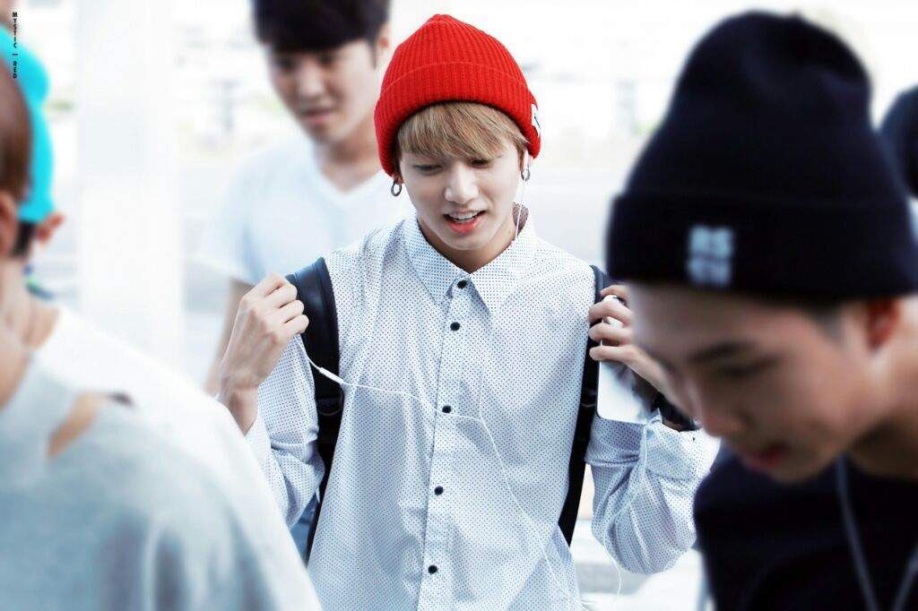 kookpiics's tweet image. jungkook strawberry blonde hair