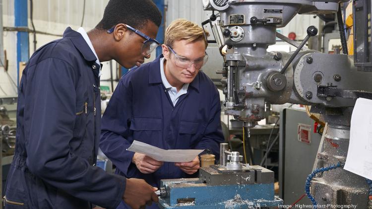 Dickmannmfg's tweet photo. Attracting #millennials to #manufacturing #careers https://t.co/xQtLHSz4sK https://t.co/zWsnB3RZBL