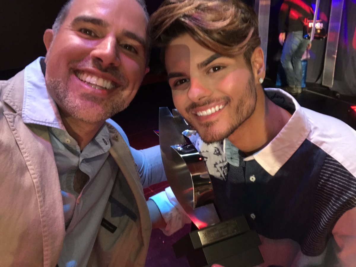 dominguezja's tweet photo. Con @AbrahamMateoMus premio @canalfiesta y la dirección de @canalsur Enhorabuena Abraham!! https://t.co/UoMnb4eIb1