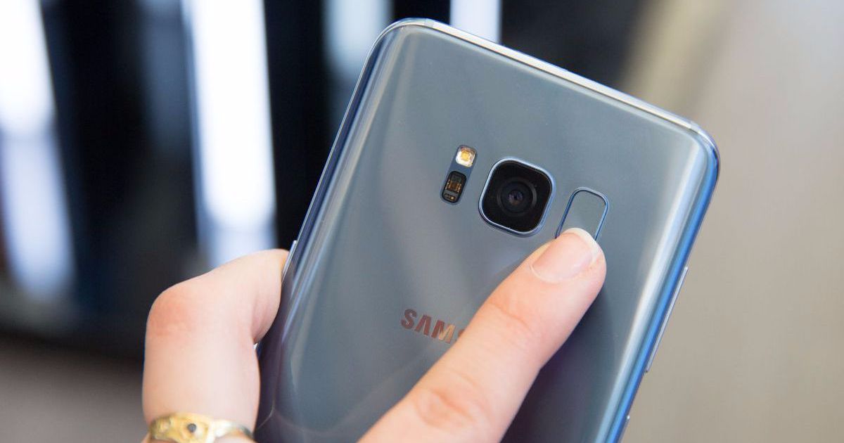 ragen_vaper's tweet image. Samsung totally knew it put the #S8’s #fingerprint_sensor in a terrible spot dlvr.it/NmC9VR @scottia