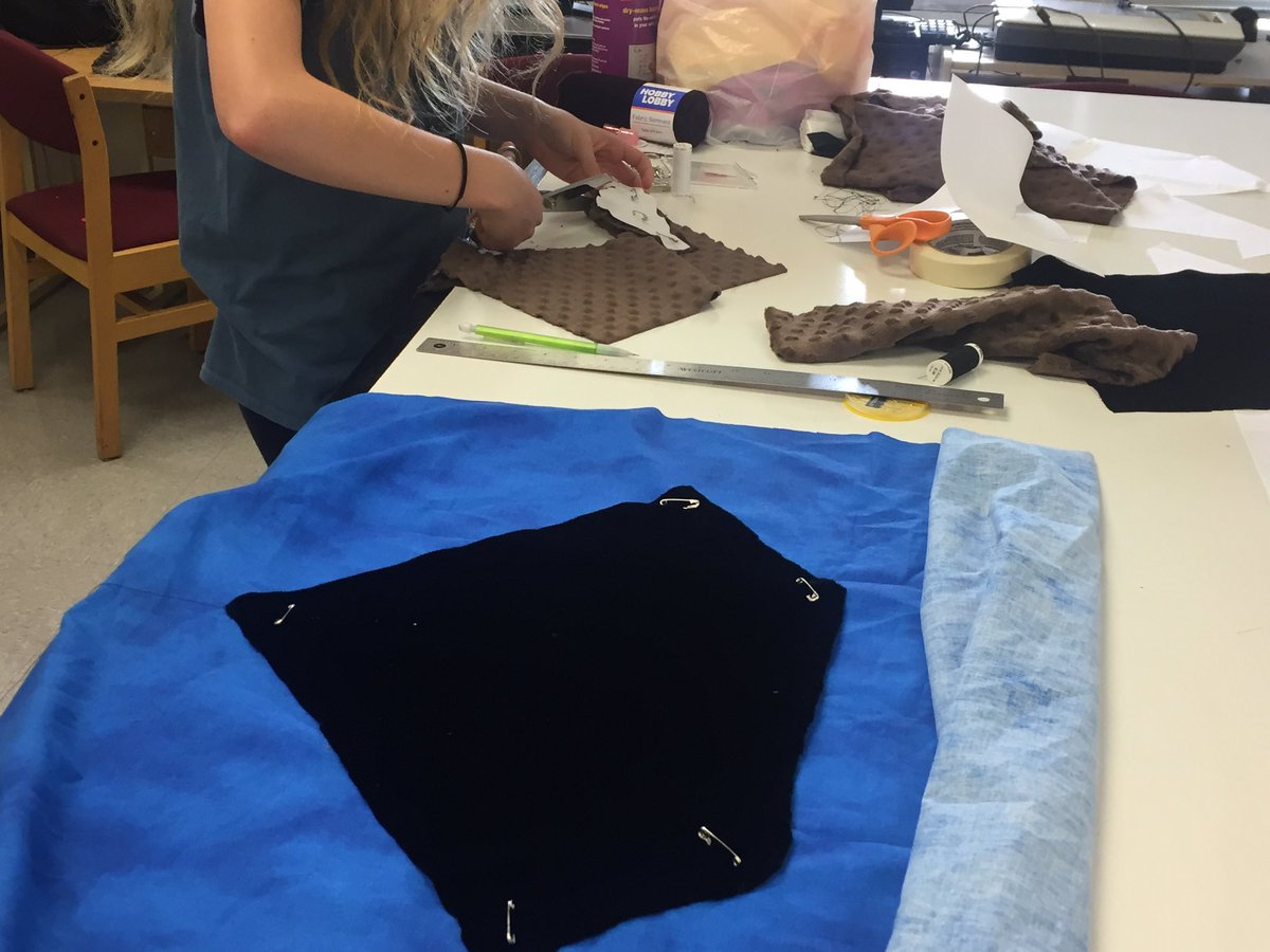 LandeBrady's tweet photo. 7th grade #socialstudies students @BSMSPhoenix creating Flags for their created Nation-State in the #MakerGCS lab https://t.co/SvCa58cPj9