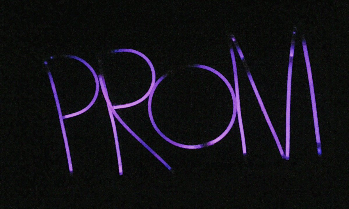 Glow-ing to prom with this guy🌟