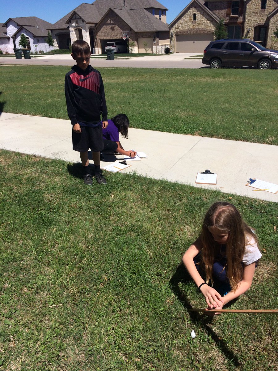 MrsGraham433's tweet photo. These #block2gators are enjoying our annual #metricolympics #makinglearningfun #metricsystem @principalwch https://t.co/2rOHFc4y2q
