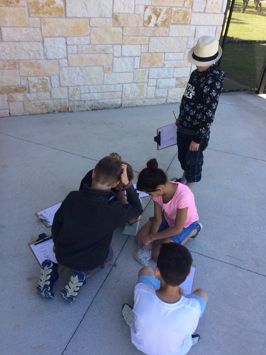 MrsGraham433's tweet photo. These #block2gators are enjoying our annual #metricolympics #makinglearningfun #metricsystem @principalwch https://t.co/2rOHFc4y2q