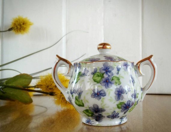 Abatevintage's tweet photo. Lefton Vintage Lefton Violet Chintz Lefton Sugar by AbateVintage https://t.co/86nCz0P1Lq https://t.co/JCpV0Nyh76