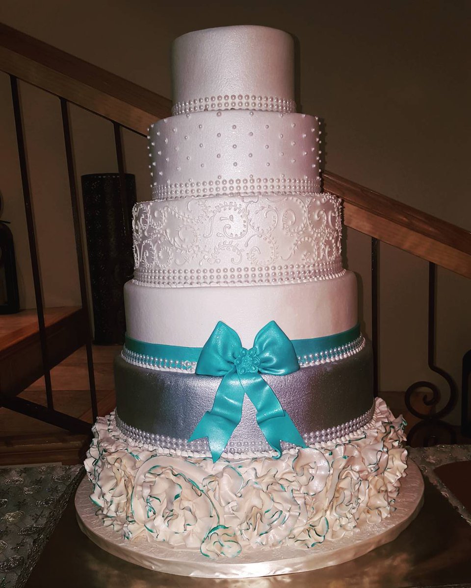 LaFontaineVIP's tweet photo. Its all in the fine details wouldn't you agree?Not only that wait until you indulge your sweet tooth in this #delicious #cake @LaFontaineVIP https://t.co/2Ld2Cxnete