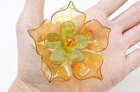 diy_molon's tweet photo. 10 ideas de decoración para reciclar botellas https://t.co/o3ReZVVEjJ via #inspirahogar https://t.co/P1Z5fo0SRz