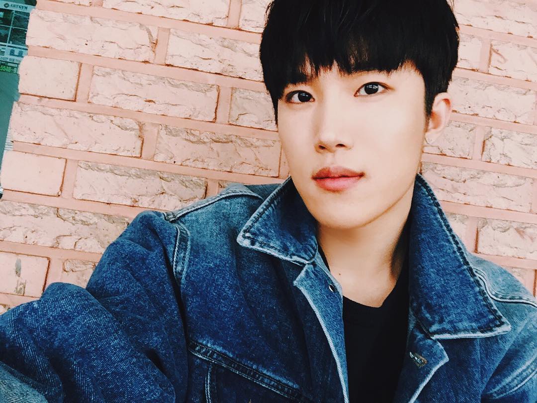 SGBIGSTAR's tweet photo. [ Sunghak Instagram update ] 

#청 #자 #켓 https://t.co/wmRRblJ8BK