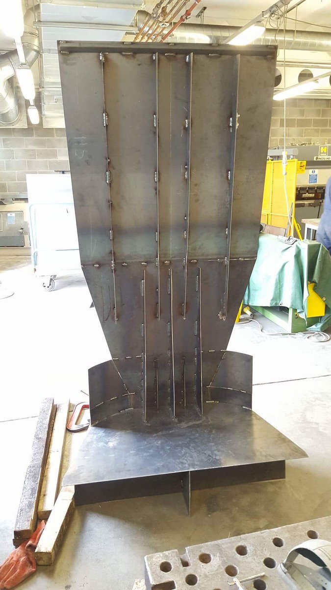 Team2616's tweet photo. Busy day in the workshop! https://t.co/fFOGlbQq4q