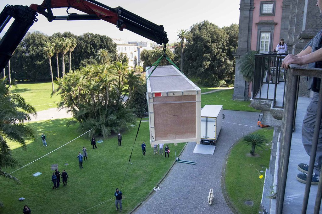 Capodimonte_mus's tweet photo. Il racconto per immagini di una giornata emozionante: l'arrivo della più grande opera di #Picasso!
#aspettandoPicasso
#waitingforPicasso https://t.co/bk5QFW4Oi0