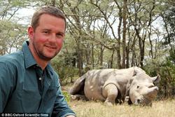 HelpingRhinos's tweet photo. 'The natural world is in an era of mass extinction attributable to human activity. How do we explain to our children why we did so little' https://t.co/XREjdLEVtw