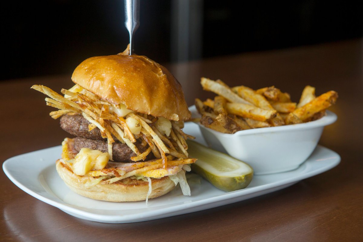 YFCBurgerBattle's tweet photo. .@DJPurdysLounge C.B.C. Burger @FredPoutineFest #cheesecurds https://t.co/TvRJCmM1ZC