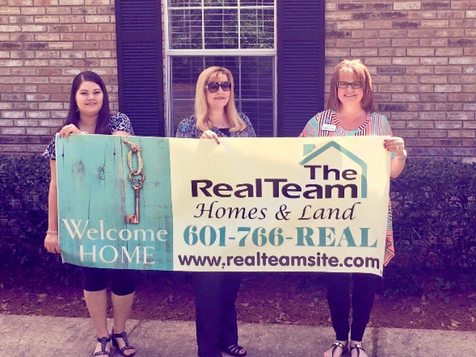 realteamagents's tweet photo. #realteam #realtorlife #sponsor #funrun #lucedalems #georgecounty https://t.co/xy8N0Dbsi6