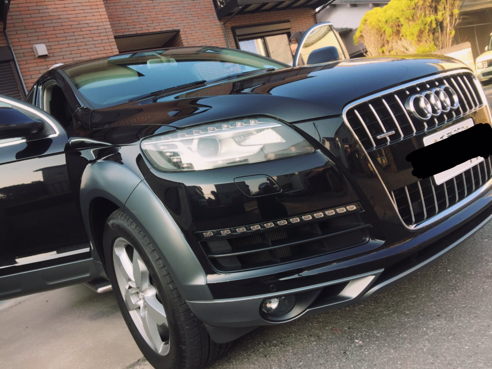 Bull S Eye アウディq7ご納車です 迫力 お洒落を兼ね備えた1台です オフロードスタイリングパッケージとなっておりましてカッコよさがさらに1段と増しております モテ車な一台ですね この度はt様ありがとうございました 引き続きk S Baseを