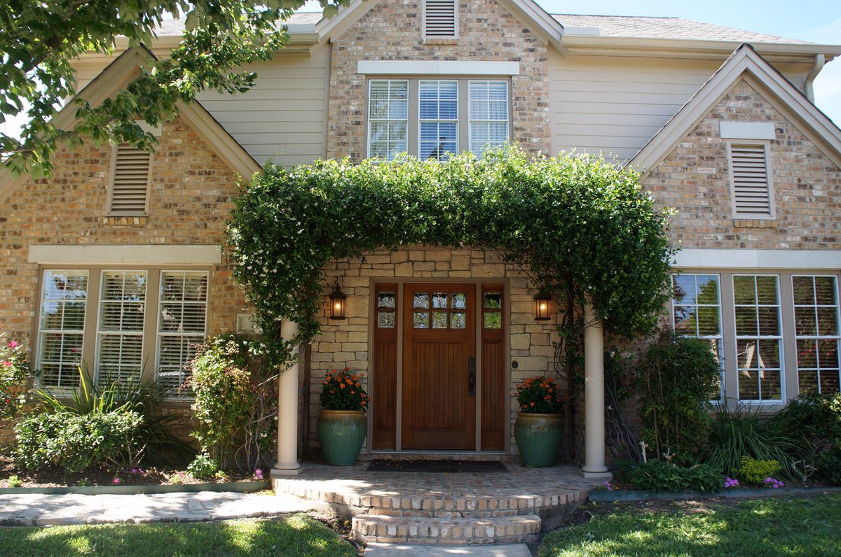 RonBrown_Co's tweet photo. πΈπβοΈPicture Perfect home in #victoriatx π#7meadowview #cbronbrown #realestate #coldwellbanker #picturethis2017 https://t.co/o6ORXTqc4F
