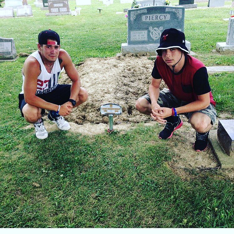 BlaineSimms's tweet photo. Brothers....✊🏻 https://t.co/ADvs7uX6KL