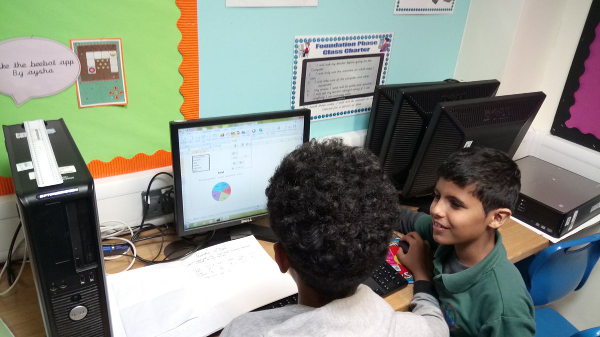 mrAndrewsY3pl's tweet photo. #Y6Diamond are using @Office Excel to represent our food diary data! #science #dcf https://t.co/d3jKMBYyBX