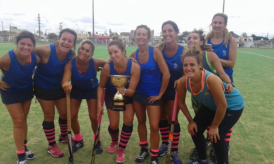 #Hockey <a href="/HockeyDVN/">Hockey DelValle Neco</a> A se quedó con el #Primer Seven “Mamis-Veteranas” 2262.com.ar/deportes/hocke… #2262Noticias #Necochea #Quequen #deportes