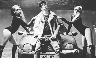 TheUnderground9's tweet photo. It's that time of the week when #dj #foliejon comes to town to loose everyone and himself in his mega mix! Don't f… https://t.co/uQkuasbYoD https://t.co/vfCuZcSMS1